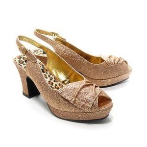 B.A.I.T. 1940’s Brook Heels in Gold